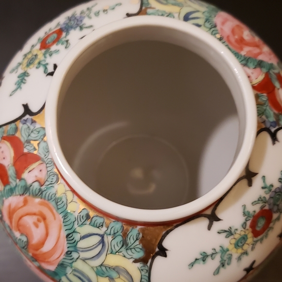 Vintage Robinson's Gold Leaf Vase - Picture 5 of 7